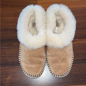 UGG Australia UGG Women’s Chestnut Wrin Slippers - Women | Size: 8